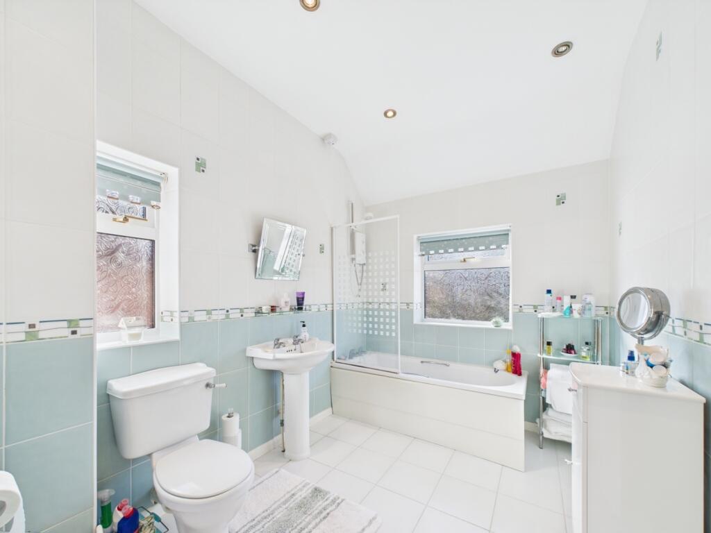 CAM02195G0-PR0066-STILL015