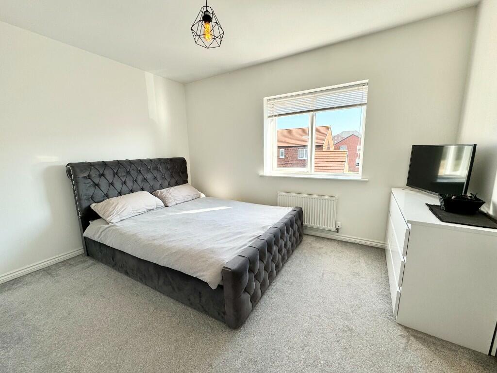 2ND FLOOR REAR BED