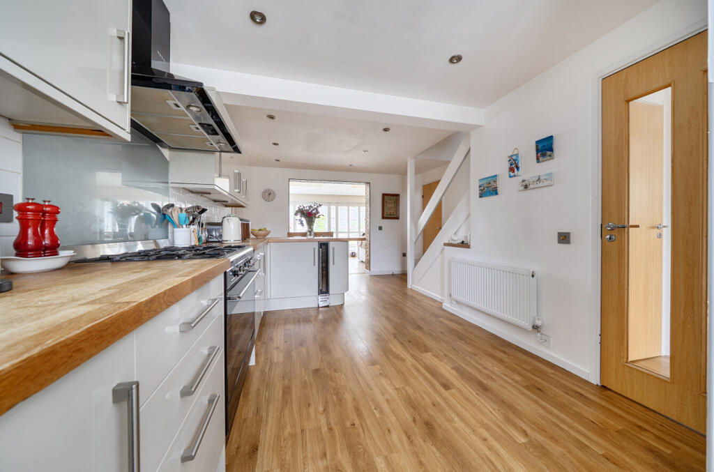 1374563-15-6904de...