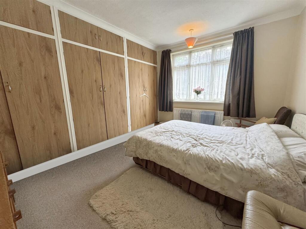 Bed 2.jpeg