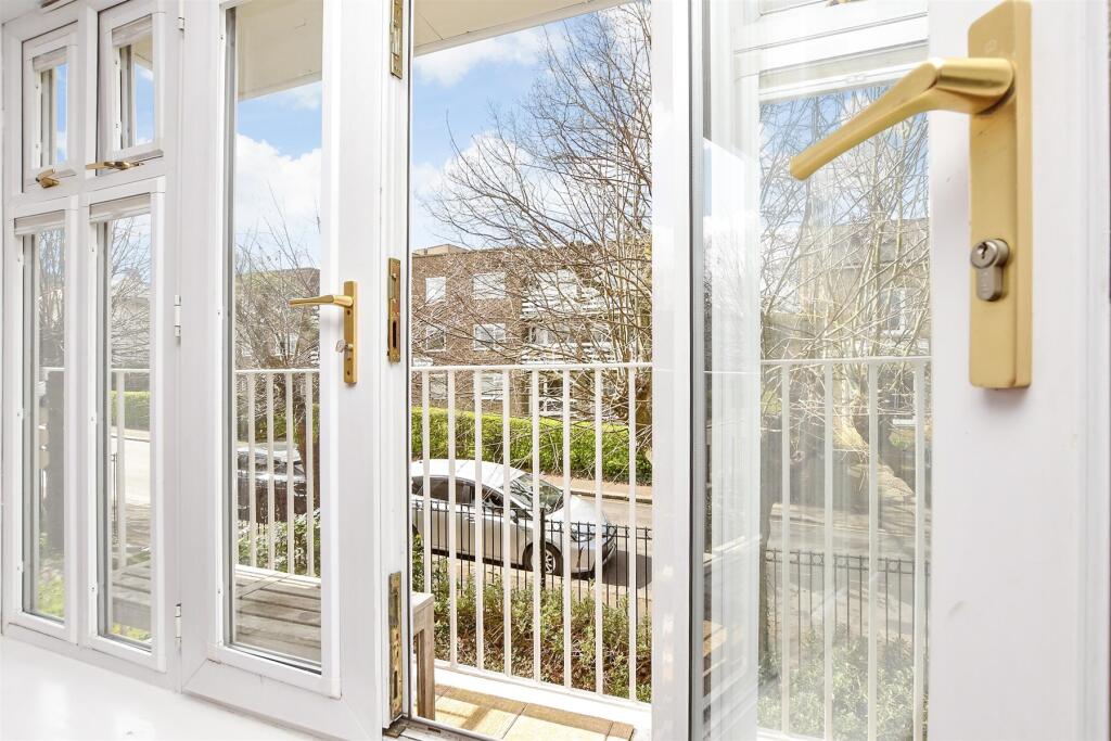 External Lifestyle Photograph