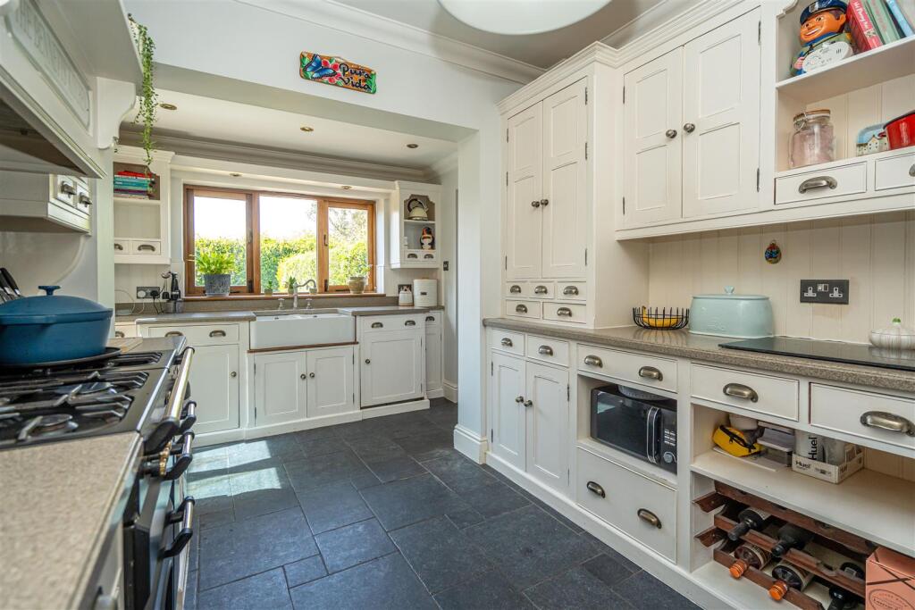 18 Sedgley Road-Kitchen.jpg