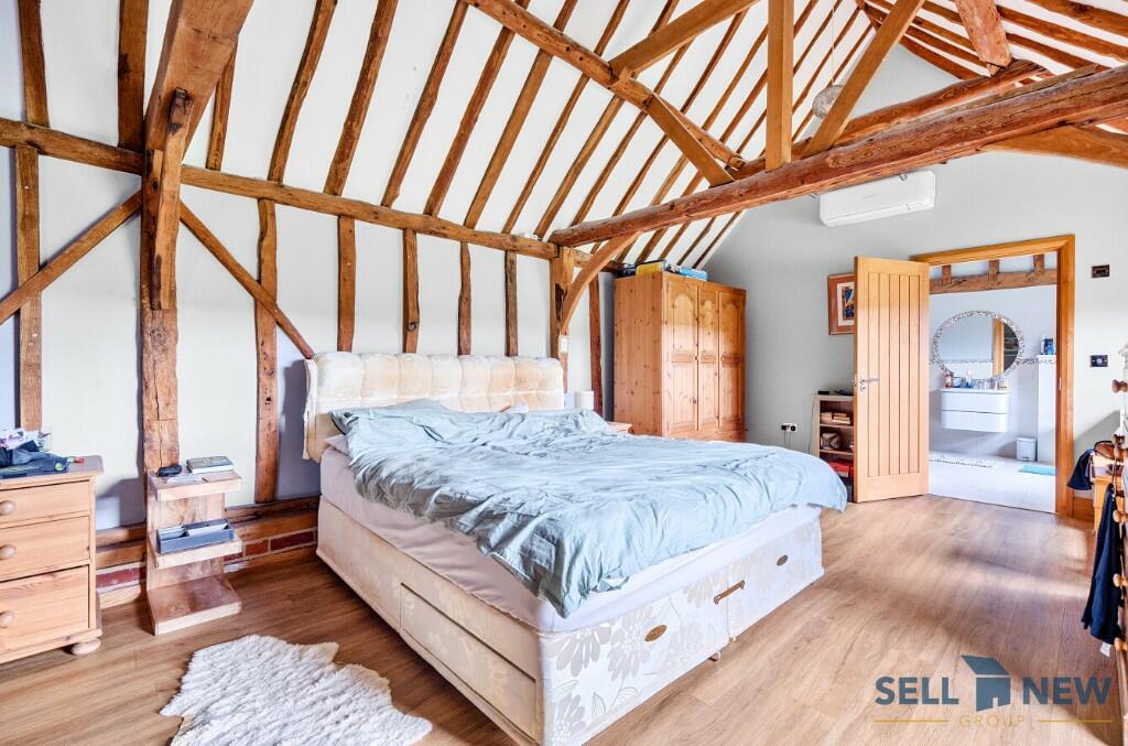 Guest bedroom 