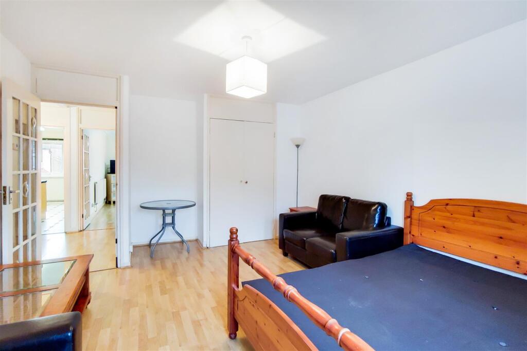 5_Master Bedroom-1.jpg