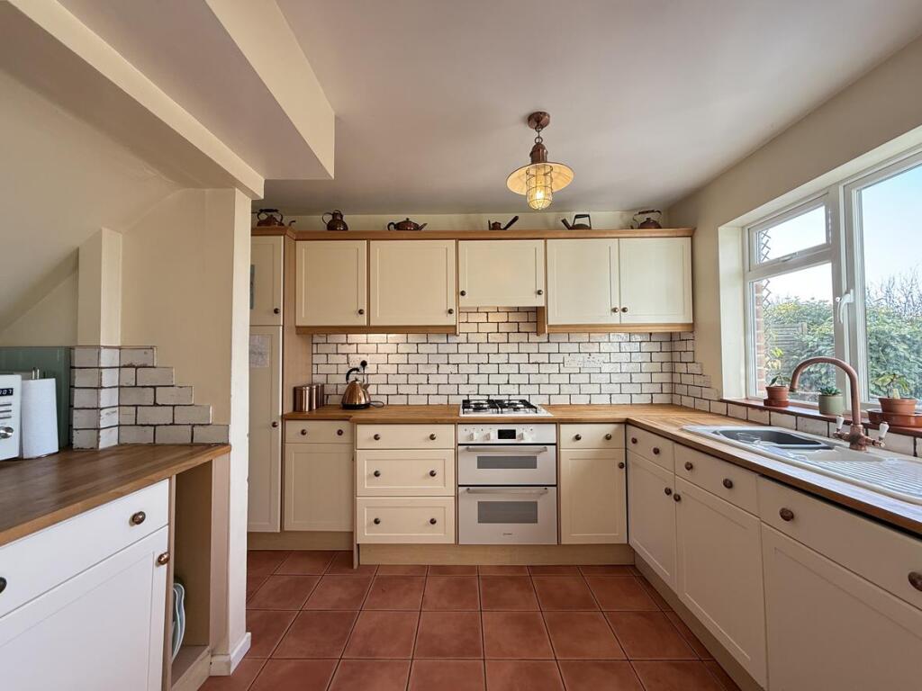 Southwell Road 41 - Kitchen 2.jpg