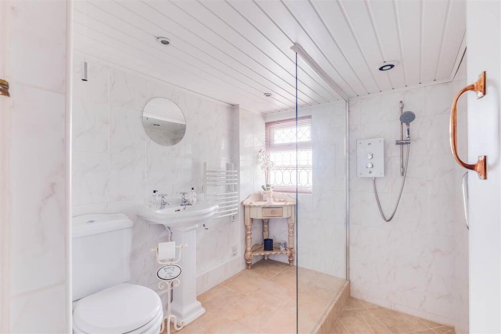 Constables 74 Hooton Road-2-14.jpg