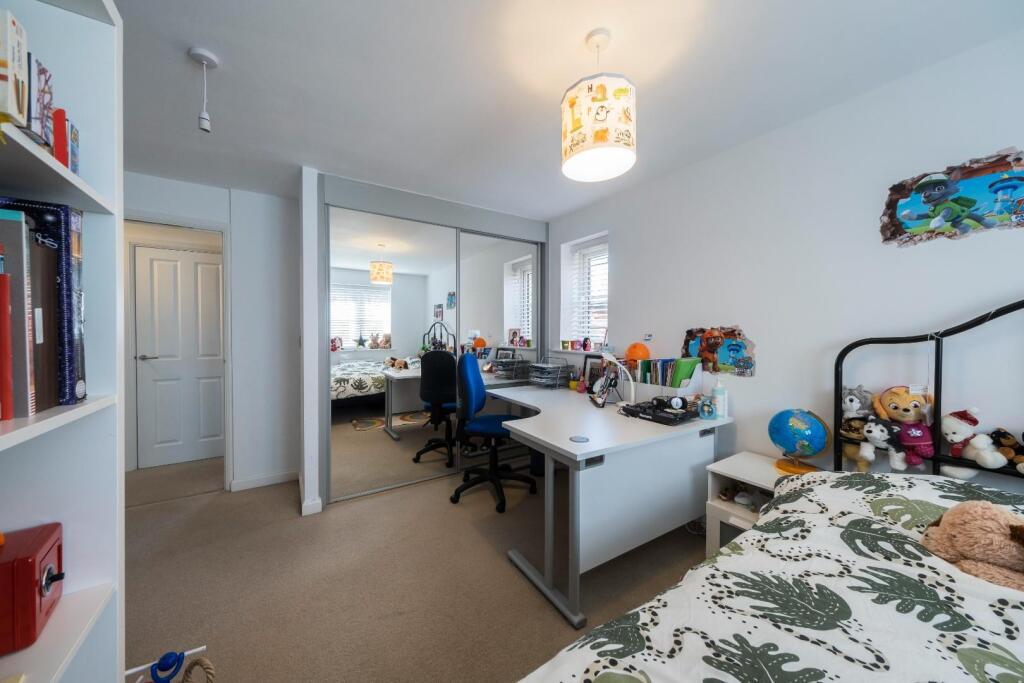 15 Holcroft Drive-026.JPG