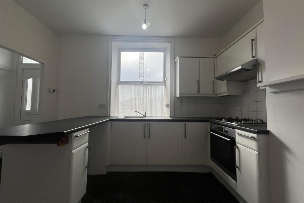 Living / Kitchen