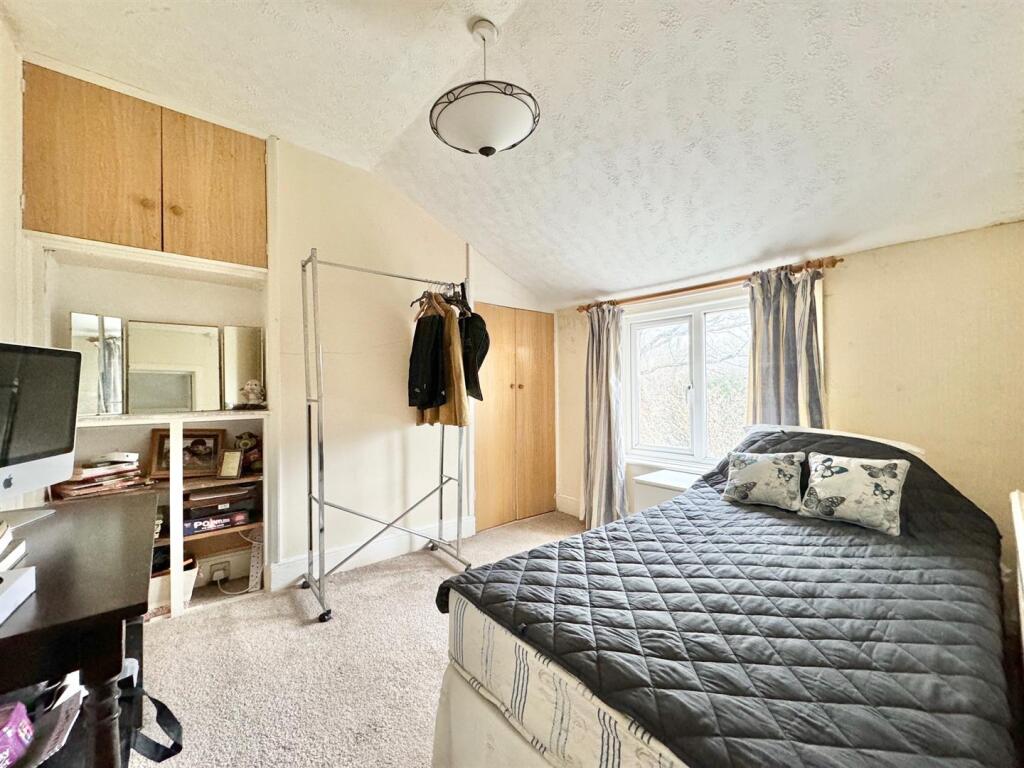 Bed3.jpg