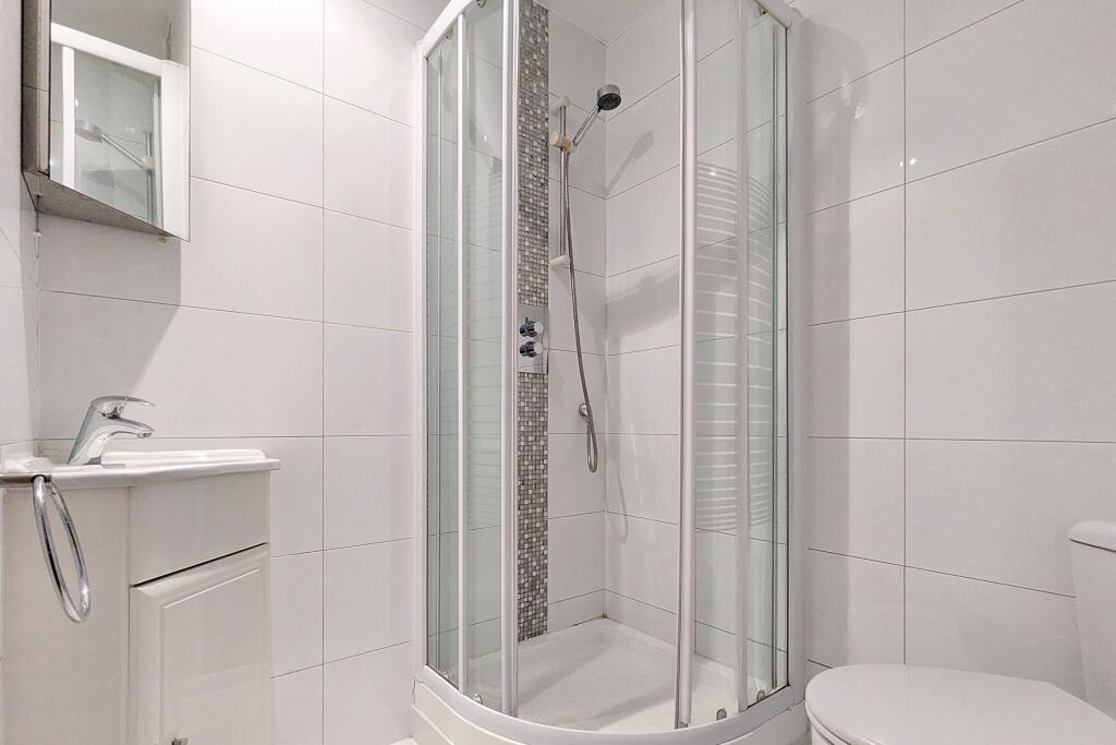 5a Furness Road, Fulham, London, SW6 2LQ