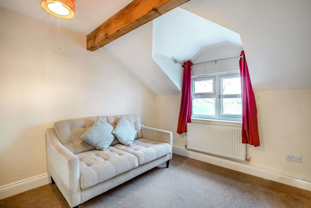 8531347-interior12v2-800.jpg