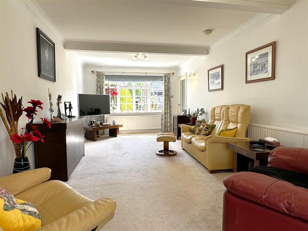 Lovely Living Space 500