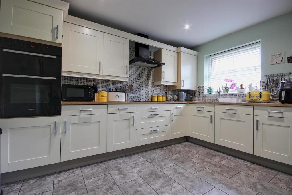 Ashcourt Drive, Hornsea (11).jpg