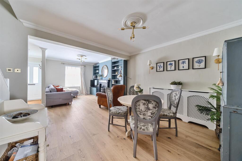 Living/dining room