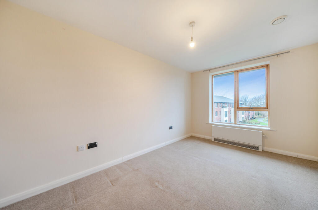 1387729-15-693850...