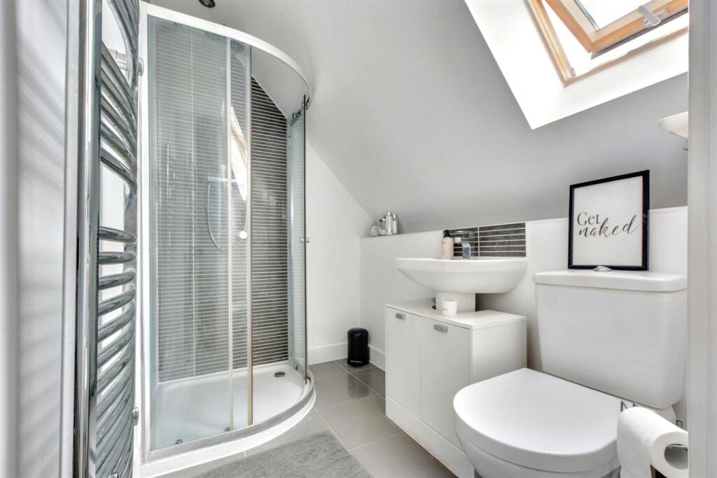 Ensuite.jpeg