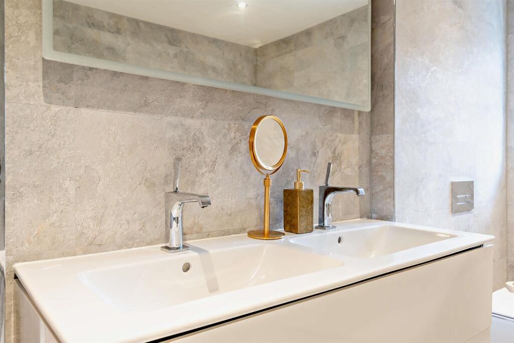 8643843-interior34-800.jpg