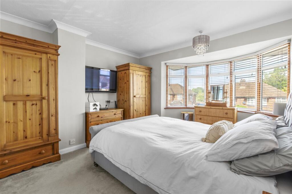 27 Ellsworth Road, HP11 2TU-4.jpg
