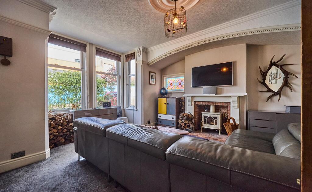 Front Lounge