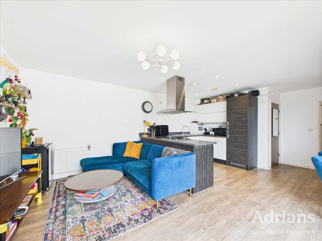 LIVING / KITCHEN