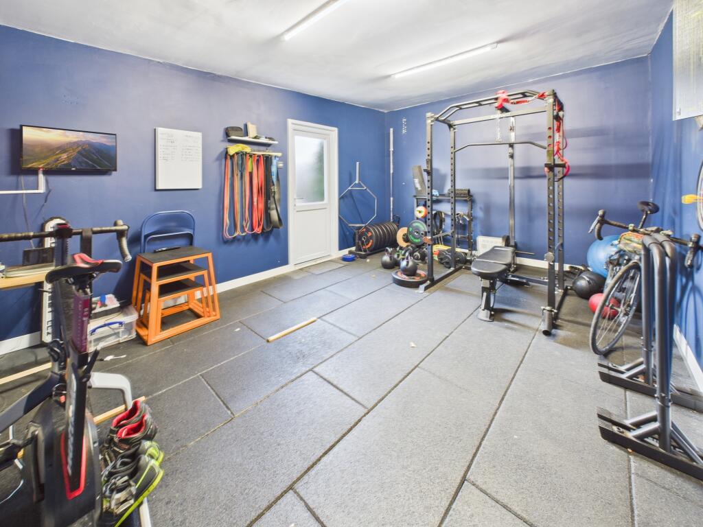 Garage/Gym