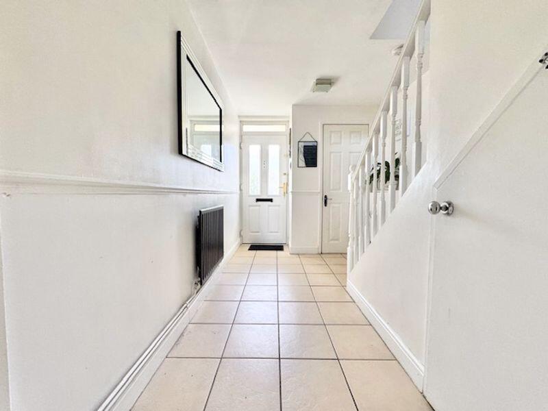 Entrance hall view 2