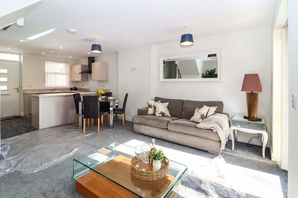 OPEN PLAN LIVING DINING ROOM