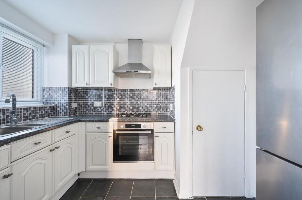 MORSTON CLOSE (7).jpg