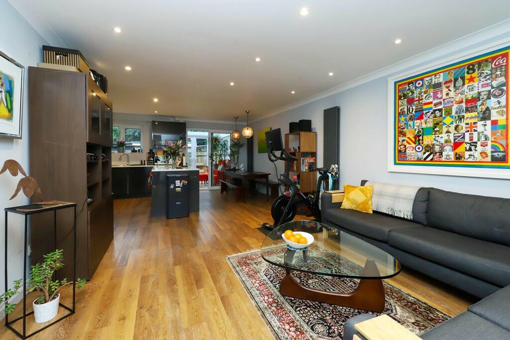 31 Oakdene Close ...