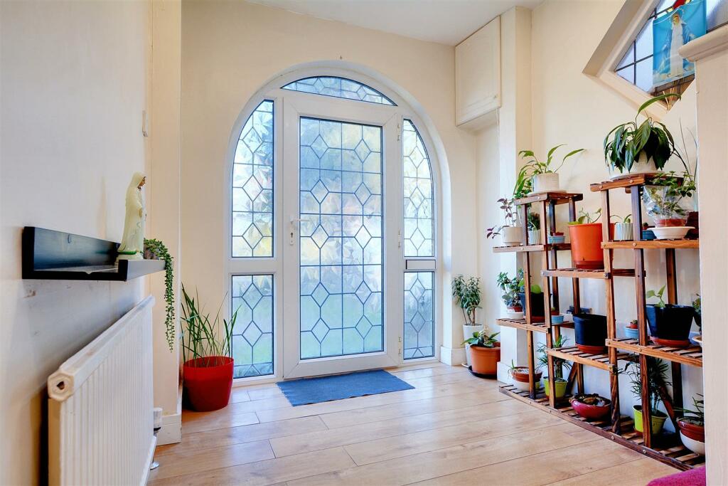 Entrance Hall_2.jpeg