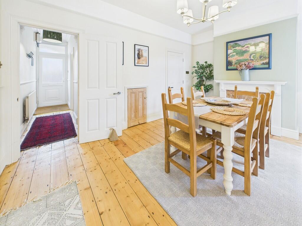 CAM02089G0-PR0495...