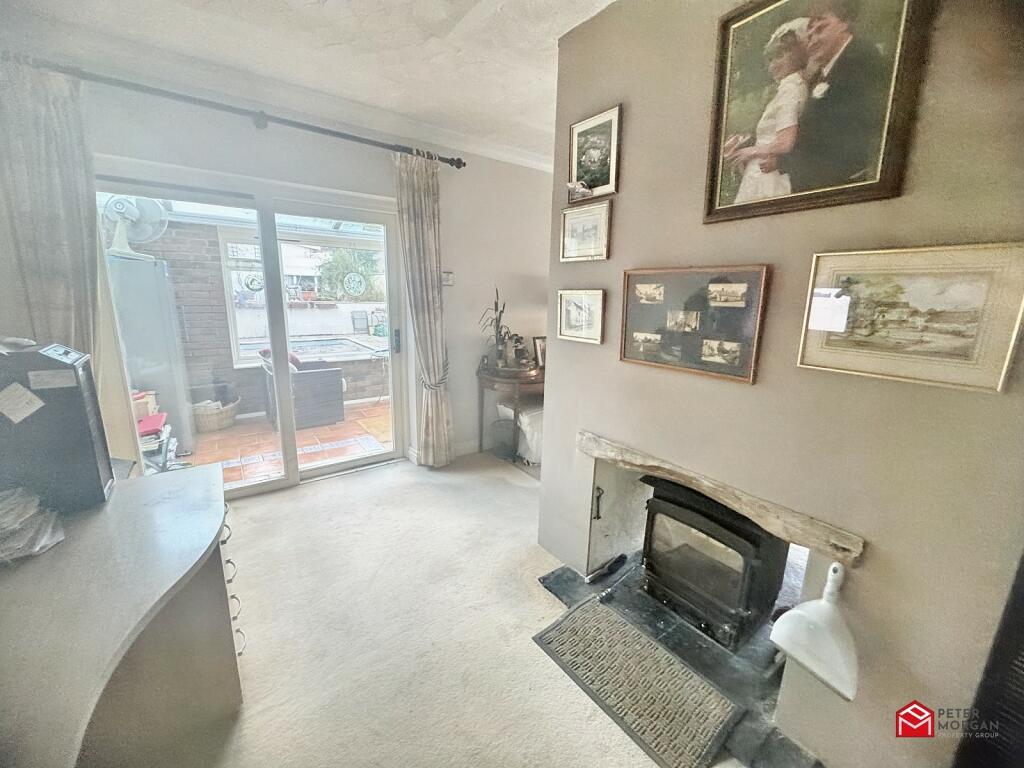 Office/Lounge
