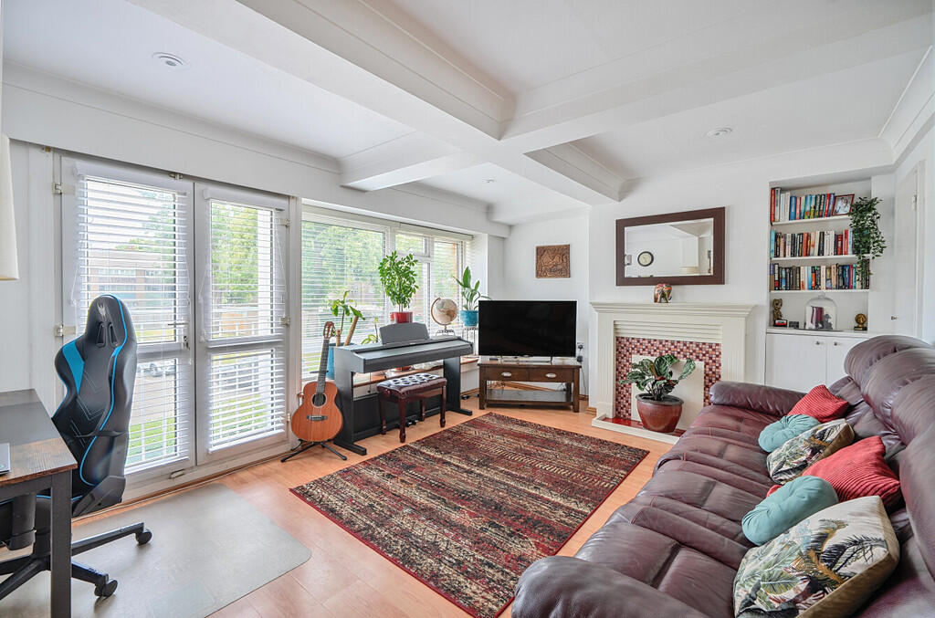 1299837-14-683707...