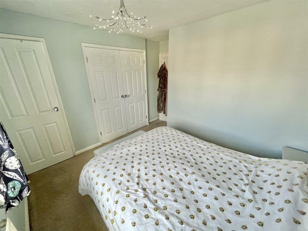 Bedroom 1 Aspect 3.jpg