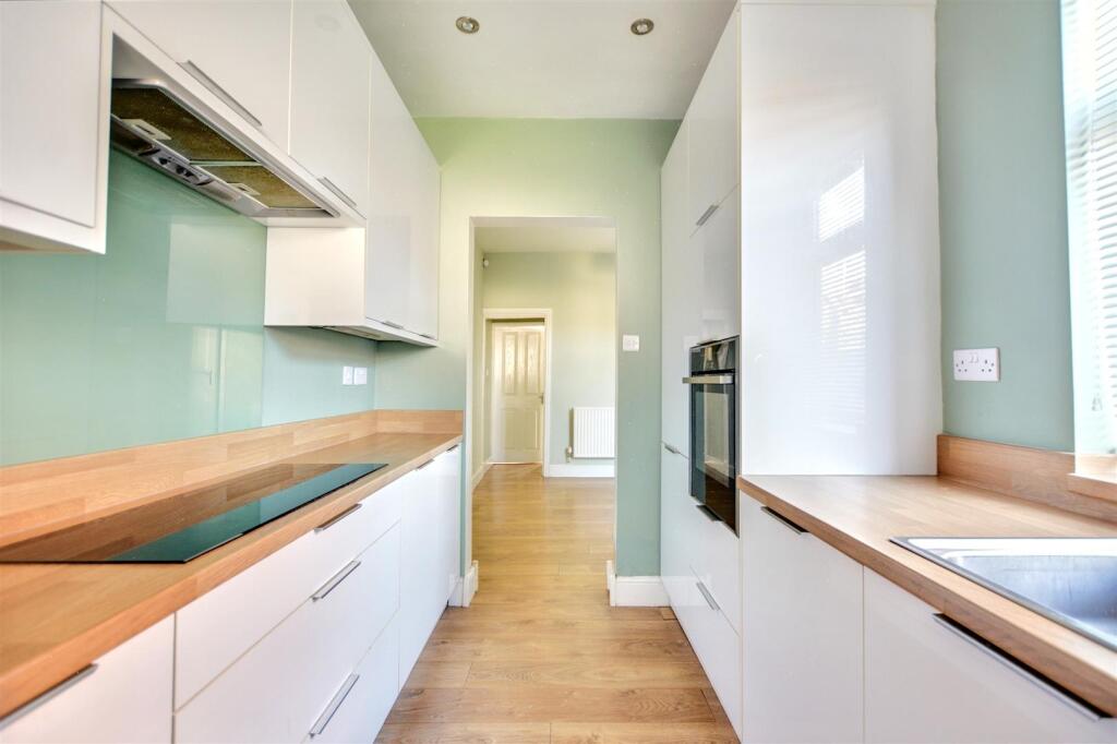 Kitchen_2.jpeg