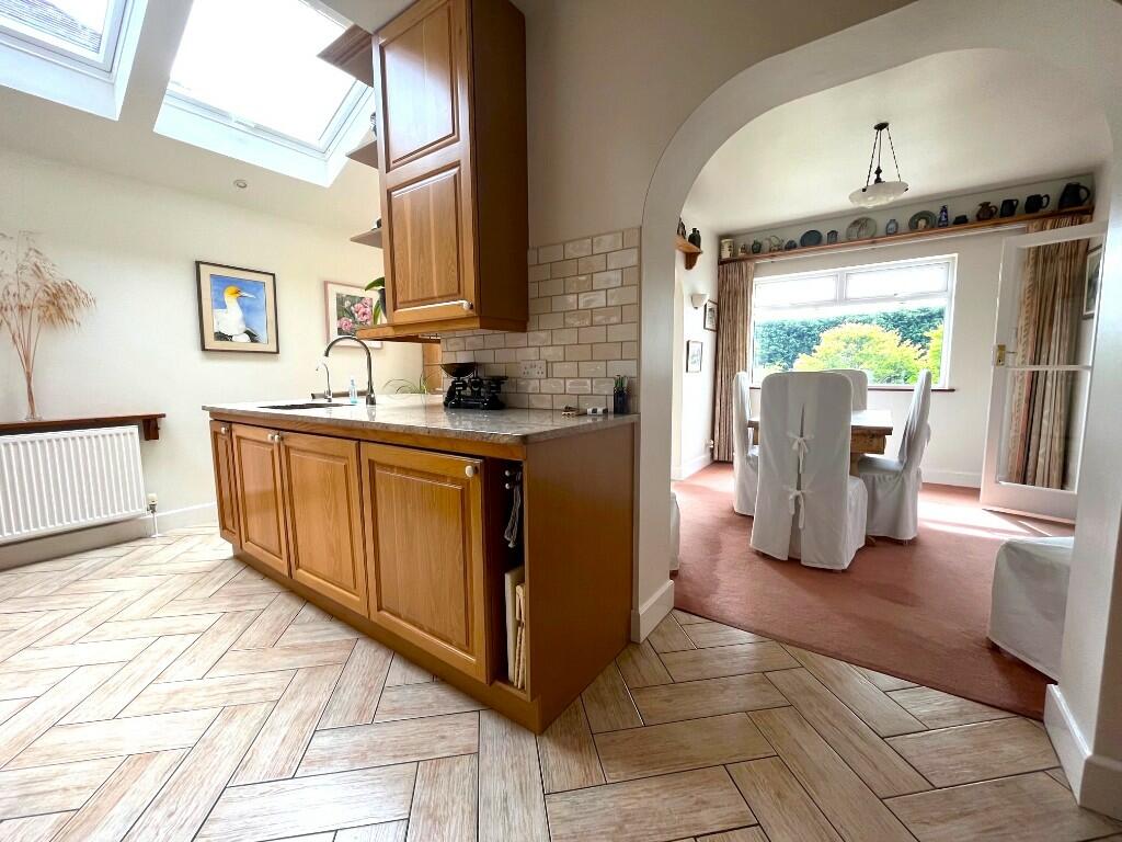Kitchen &amp; dining