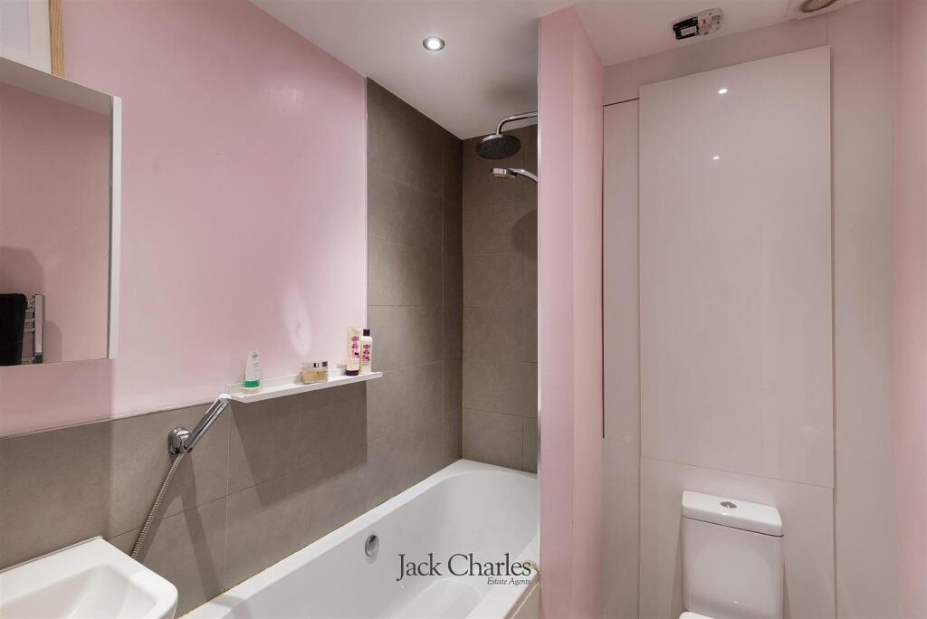 60 Mabledon Rd, TN9 2TG 009.jpg