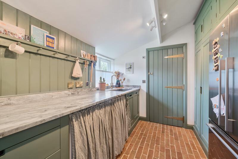 6647160be246f-t-1124377 (16).jpg