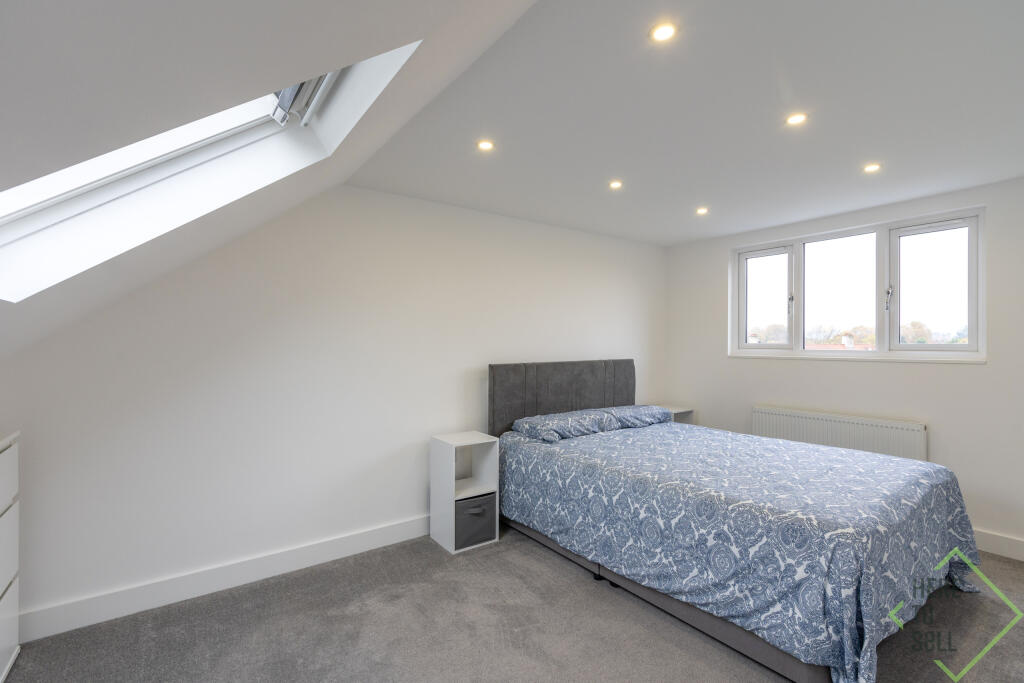 15 Flexmere Rd, London N17 7AU-7
