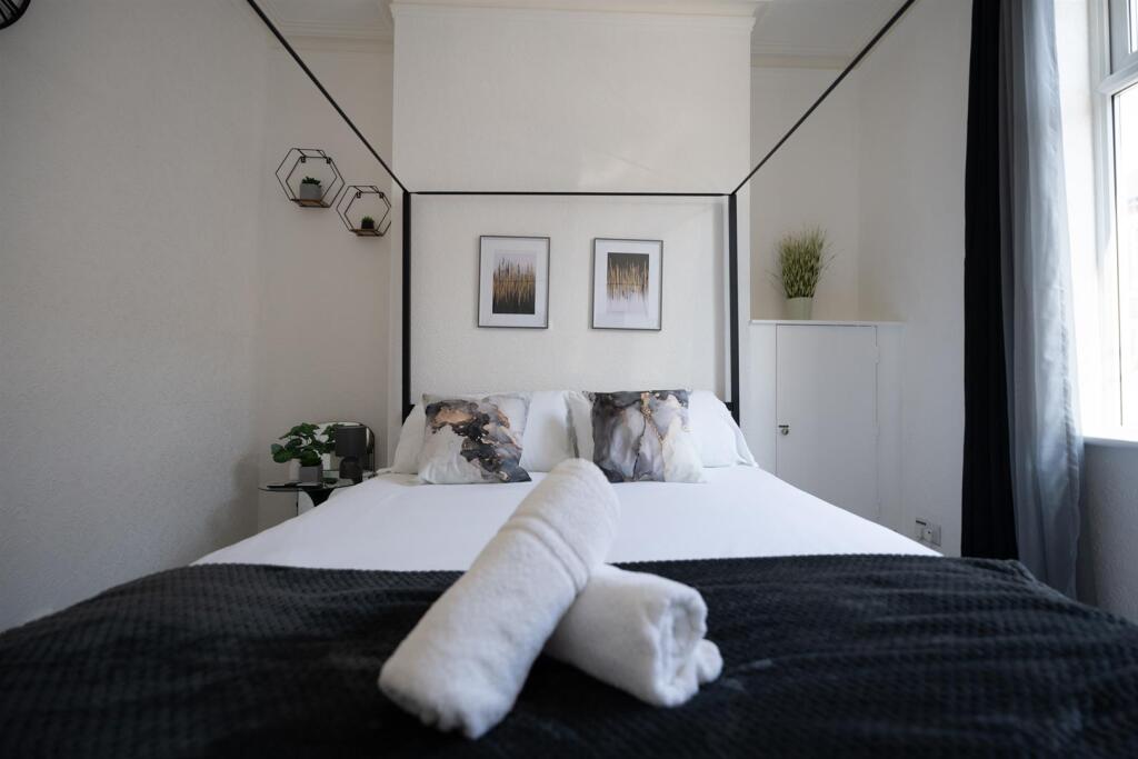 Lounge/Ground Floor Bedroom