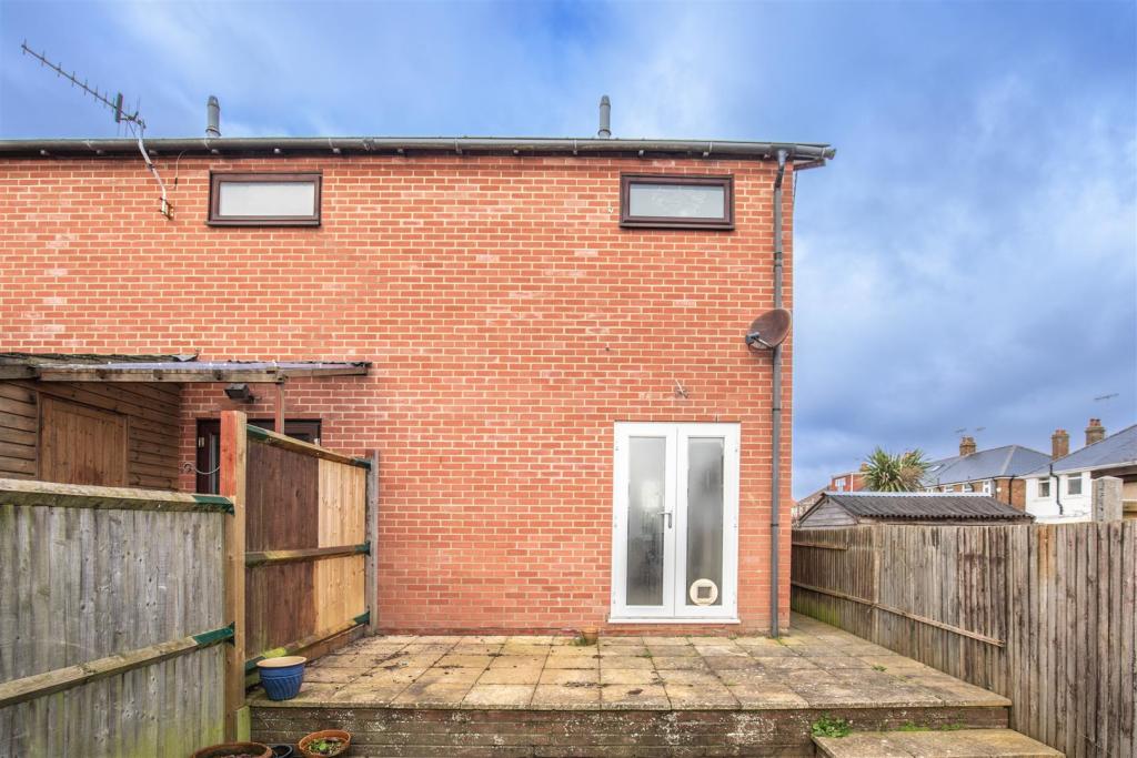 11 Sandringham Mews-9.jpg