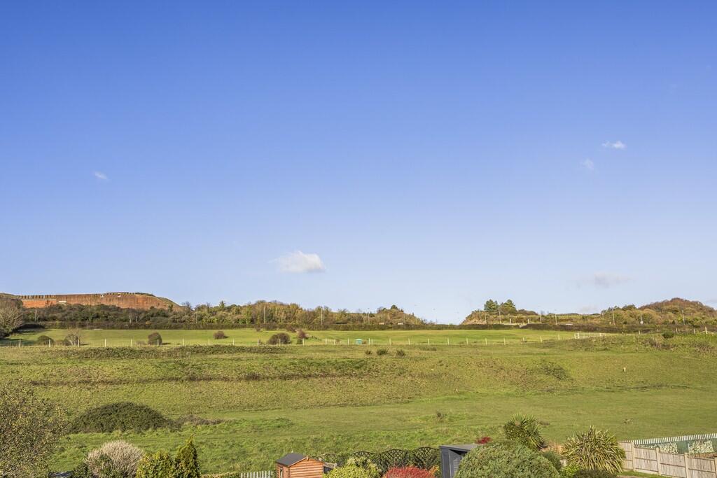 13 Grant Road, Fa...