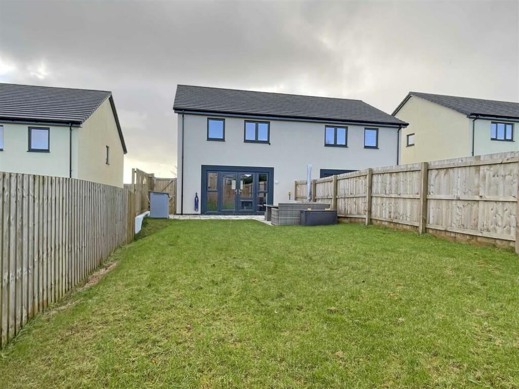 Lilford Gardens 20a - Garden 1.jpg