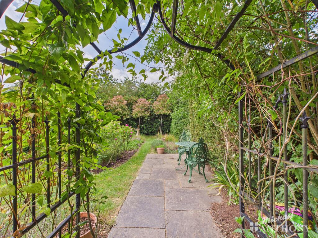 CAM02773G0-PR0304-STILL003