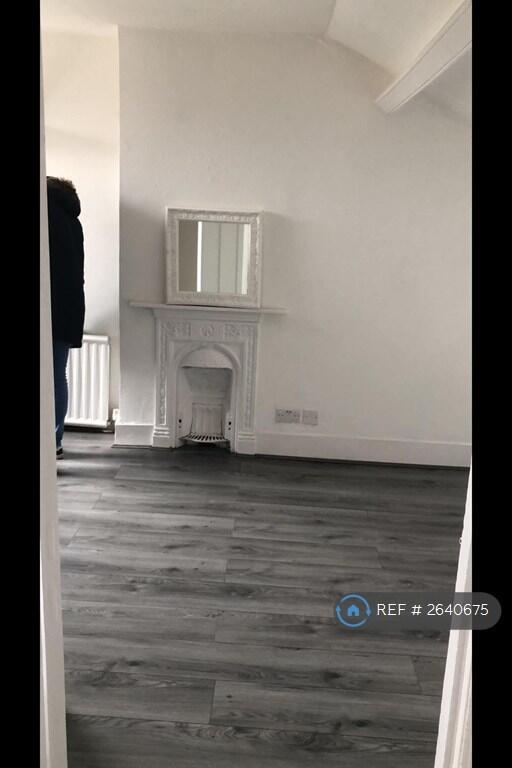 Top Bedroom (Number 3)