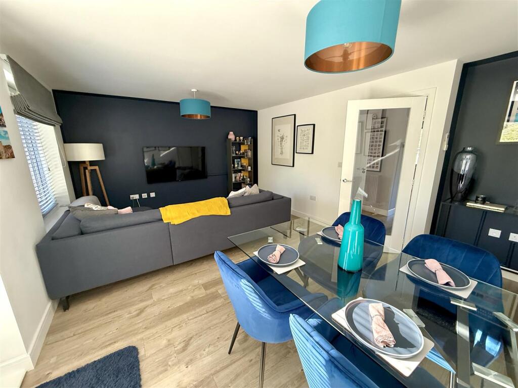 Lounge/Diner
