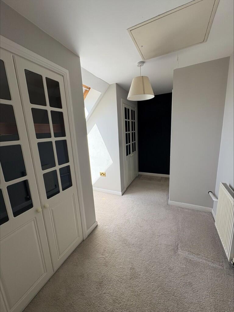 Walk in wardrobe 