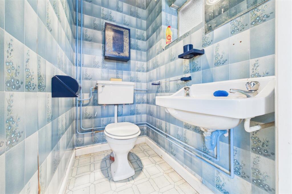 44 Hillcrest Road, Nailsea, North Somerset BS48 2J