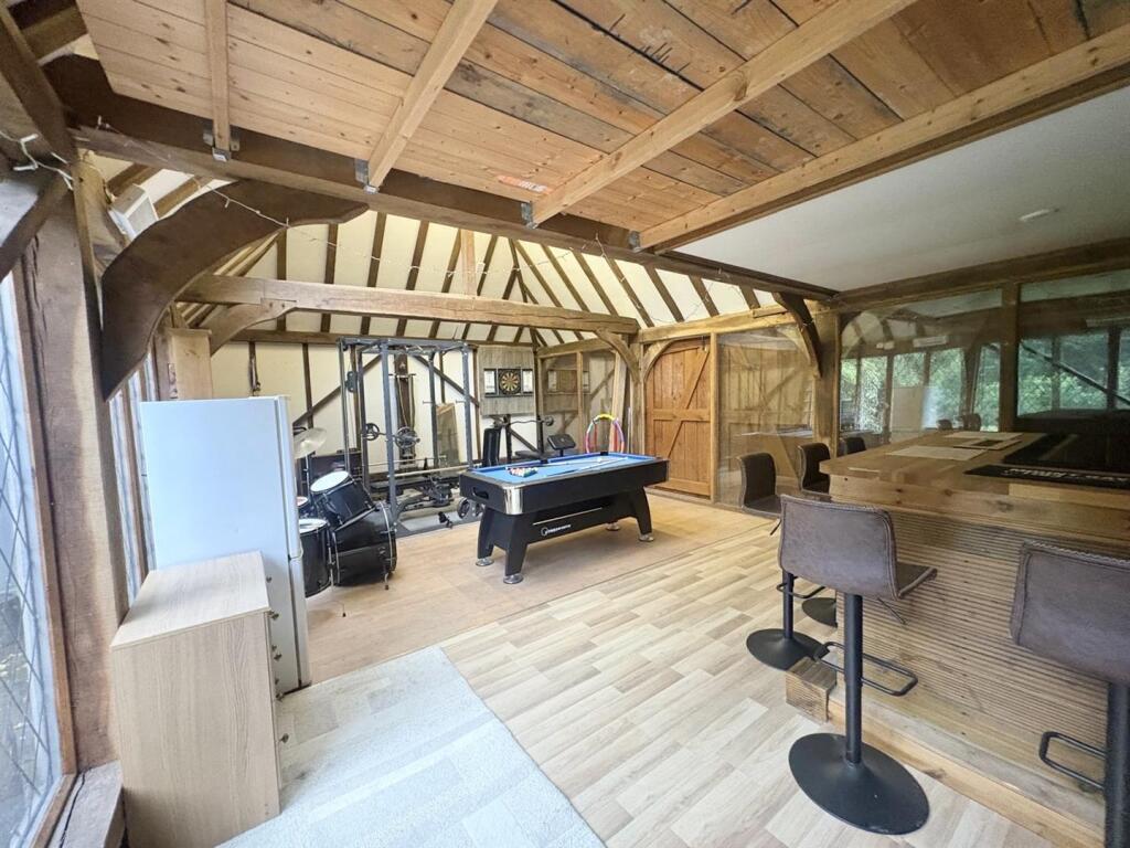 DETATCHED BARN 2