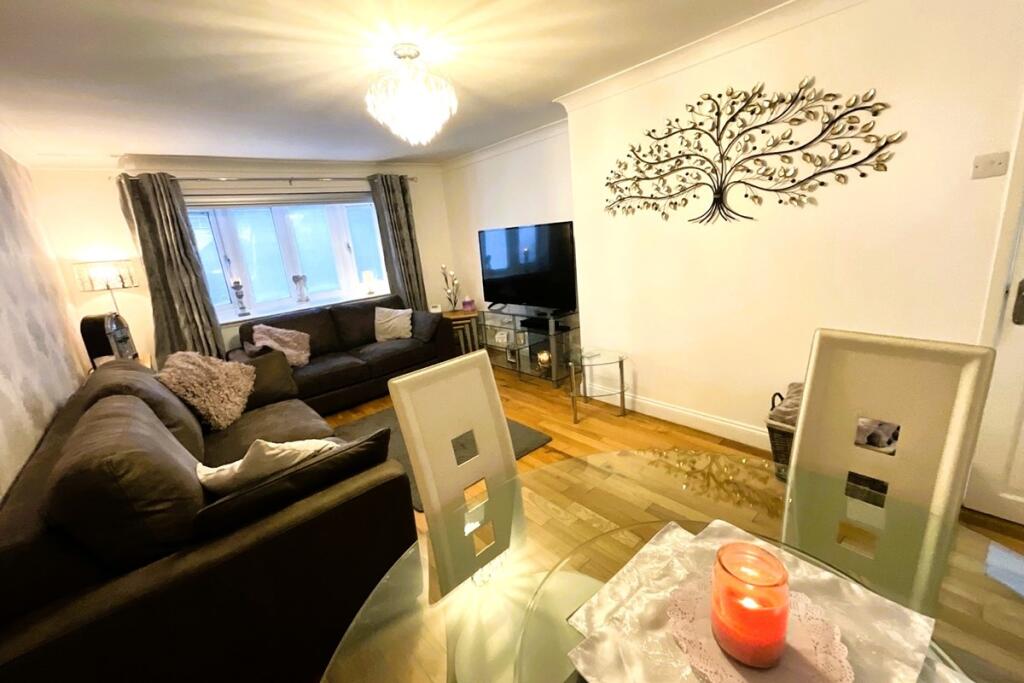 16 - living room edi